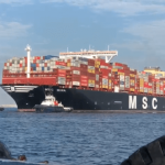 MSC Mina Panama manoeuvres