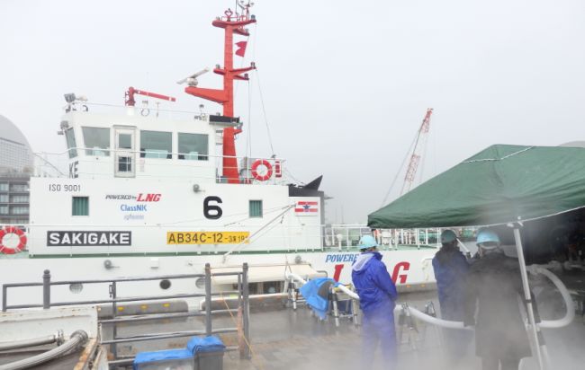 Japan's First LNG-Fueled Vessel Completes 100 LNG Bunkerings_