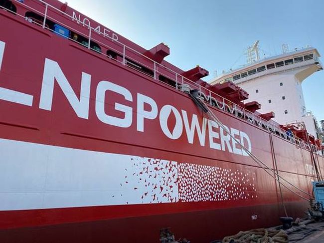 With Containerships, the CMA CGM Group strengthens its leading role in sustainable shipping by introducing the CONTAINERSHIPS ARCTIC, its fourth LNG-powered ship