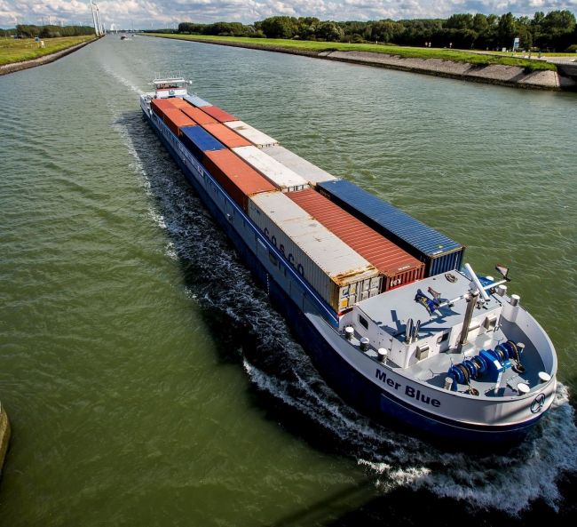 container-binnenvaart_rotterdam