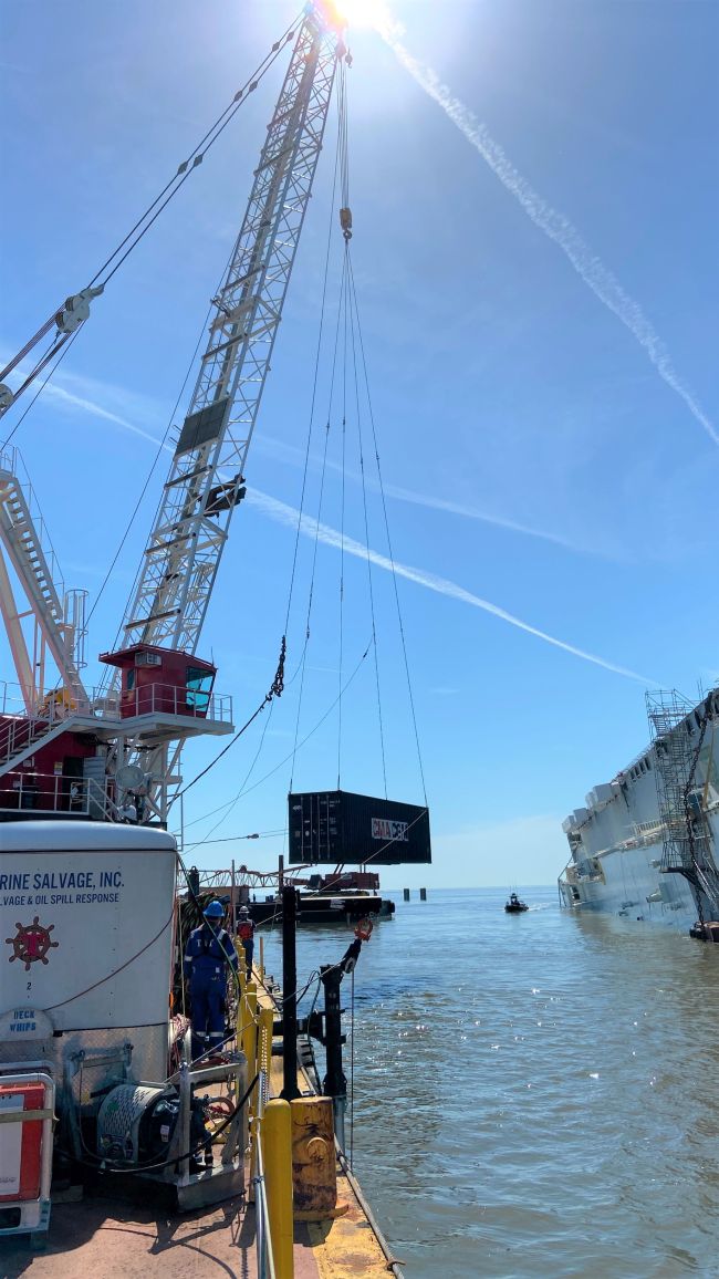 Golden-Ray-TT-Salvage-Weeks-541-sets-Scour-Protection-Container-at-Stern-of-Vessel-Neal-Williams