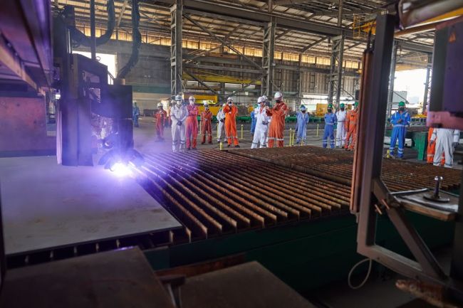 Drydocks World start of production on a conversion project for Boskalis
