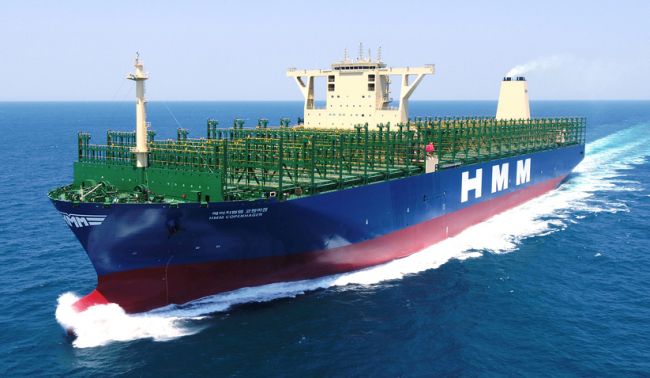 HMM's super large container ship 'HMC Copenhagen', which Daewoo Shipbuilding and Marine Engineering delivered the second time