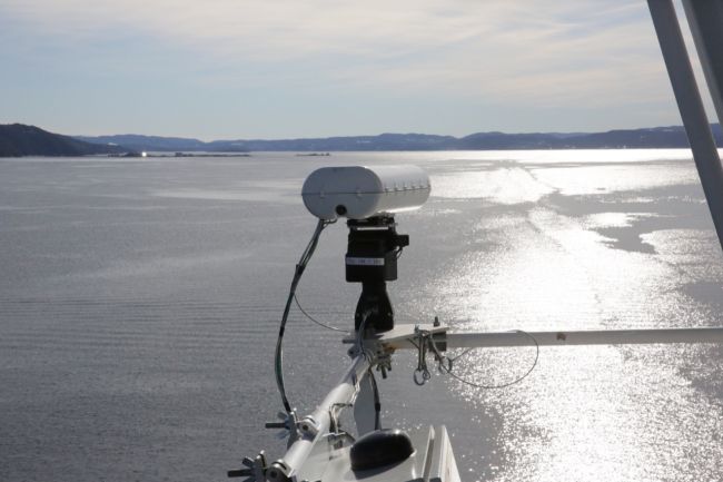 LADAR's underwater range extends to a maximum depth of up to 10 metres at short distances and from 0 up to 2 nautical miles for surface or slightly submerged objects.