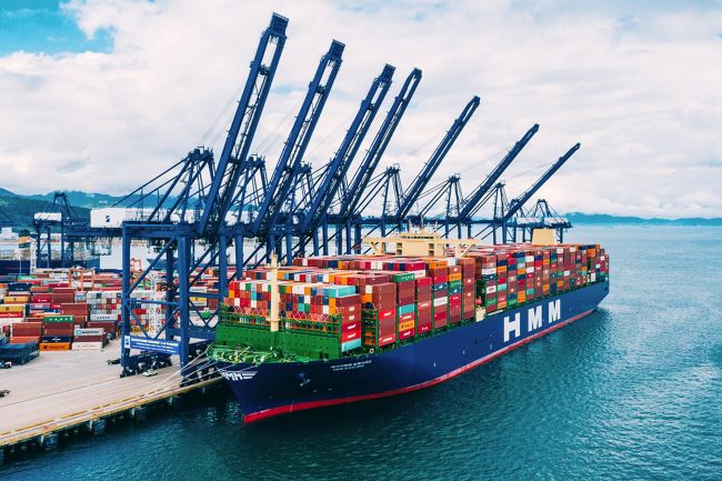World's Largest Ship Departs On Maiden Voyage With Record_ 19,621 TEUs