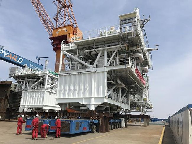 regas China's first FSRU