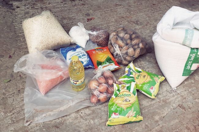 NGOs Distribute Emergency Food To Shipbreaking Workers In Bangladesh
