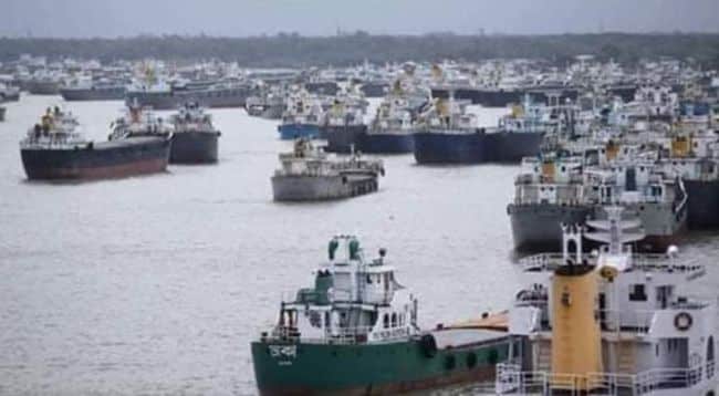 Bangladeshi maritime workers on a strike Bangladesh Noujan Shramik Federation