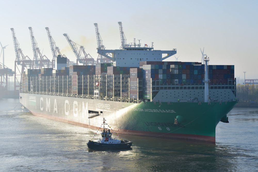 CMA CGM Jacques Saade - World's largest lng powered container ship - hamburg 