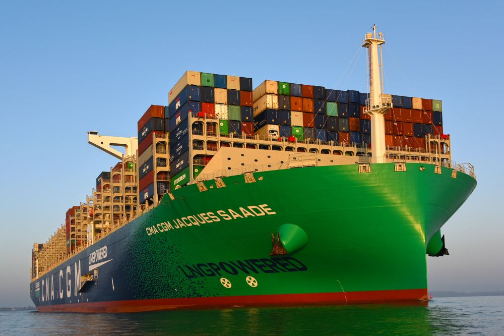 CMA CGM Jacques Saade - World's largest lng powered container ship - hamburg 