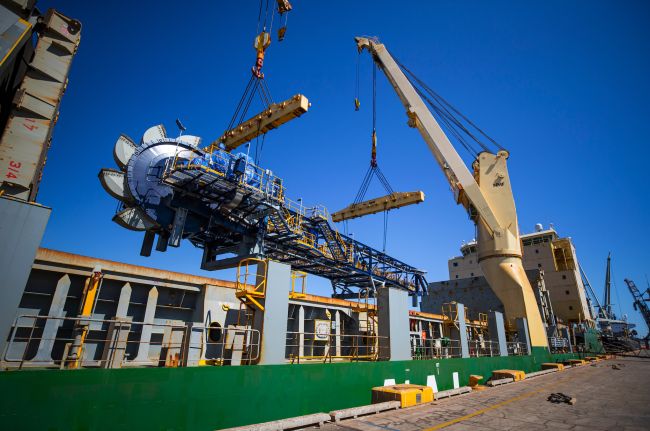 Cargo comprised of multiple components of which the heaviest was just over 230t and, the longest, 40m in length