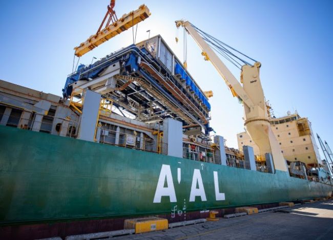 The S-Class is one of AAL’s smallest fleet classes. Designed and built by AAL to service the demands
