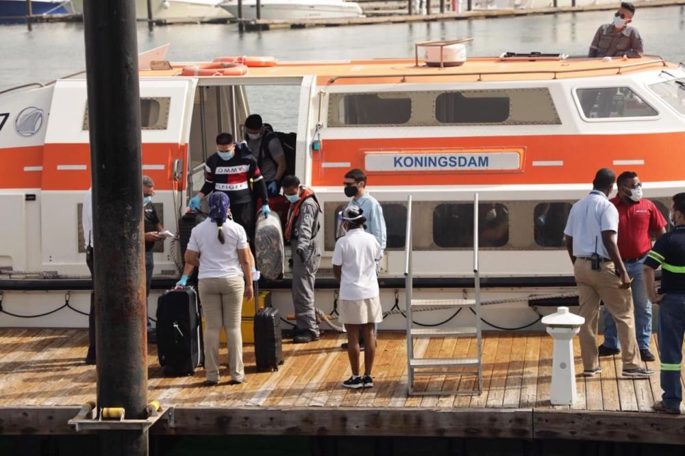 seafarers crew change leaving vessel_
