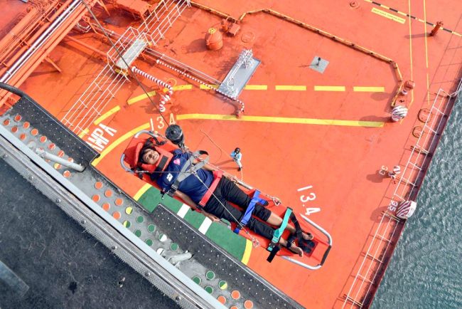 #IndianNavy Seaking helicopter responding to a medical emergency by a Singaporean merchant ship MV Eagle Tampa