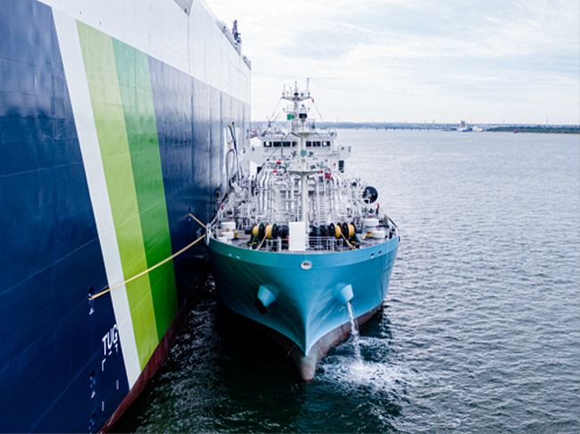 Sakura Leader - Kaguya Conducts Japan's First Ship-to-Ship LNG Bunkering -