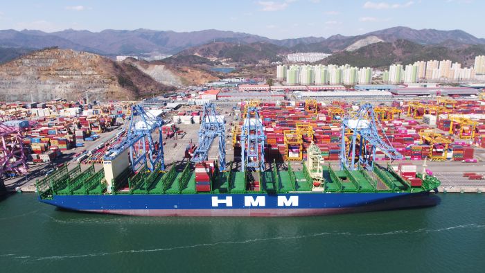 HMM’s first 16,000 TEU containership HMM Nuri