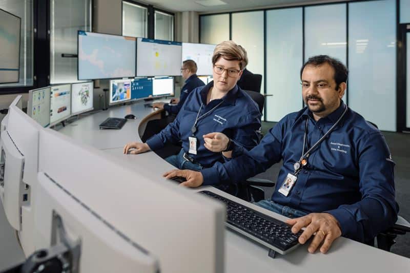 With Expert Insight, specialists at Wärtsilä Expertise Centres can support customers by providing proactive advice and recommendations to maintain the operational efficiency of their vessels.