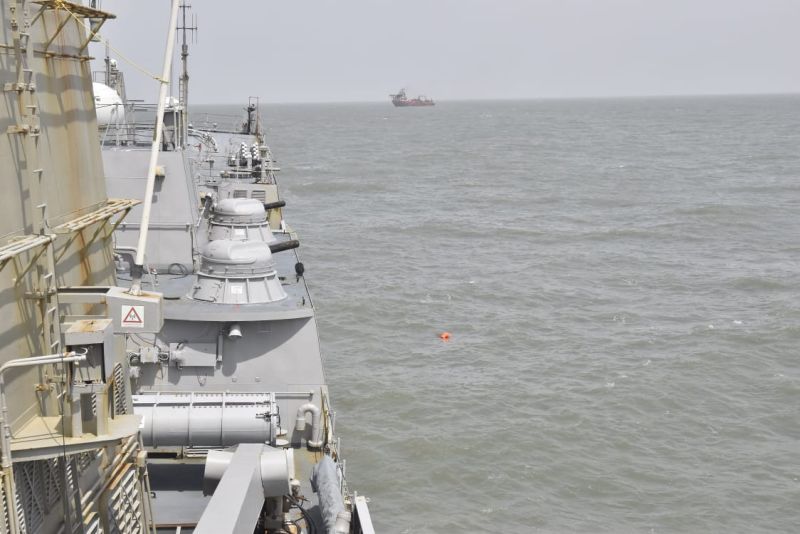 P305 barge