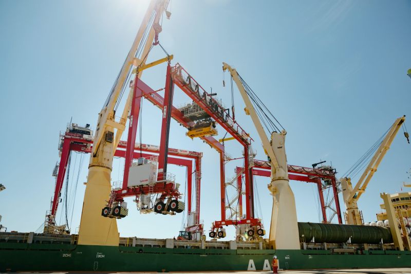 four cranes had a combined weight of almost 700 tonnes and each measured 36 m in height and 28 m in length