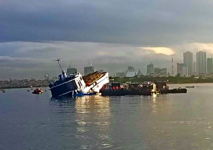 MV Palawan Pearl - sunken port
