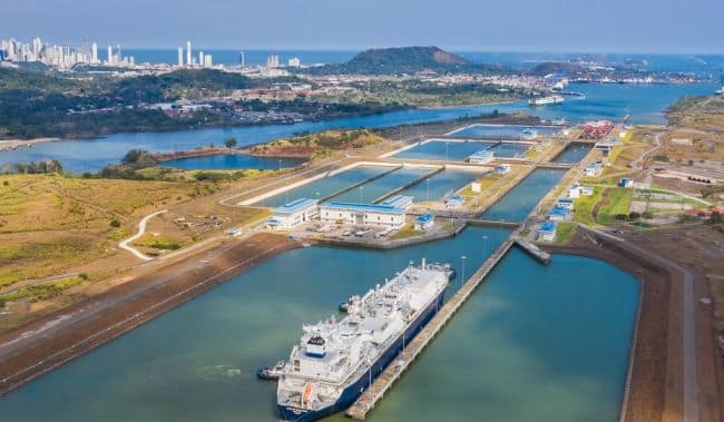 Canal Panama 106 years