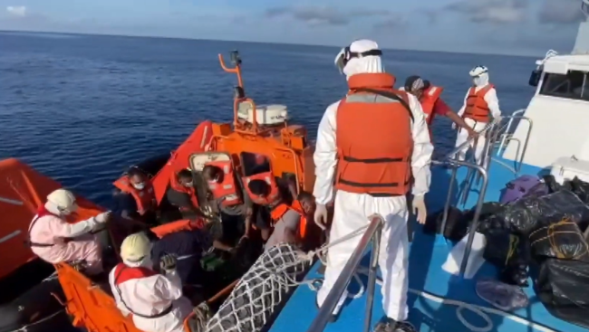 Coast Guard Undertake Daring Rescue Operation To Save Indonesian Crew In Taiwan