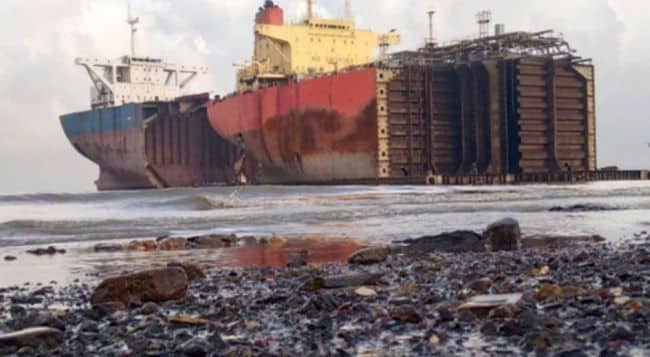 2 Shipbreakings undergoing 