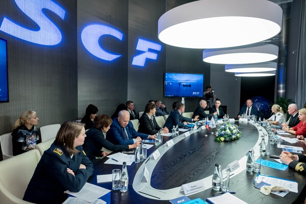 roundtable meeting