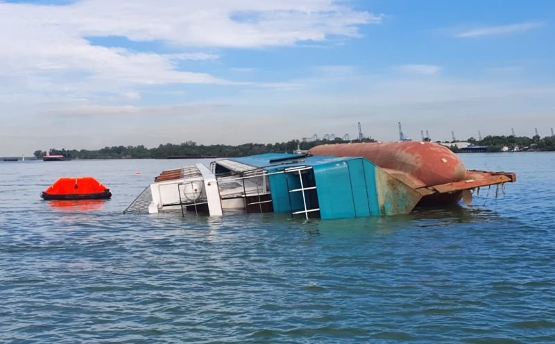 ship capsized