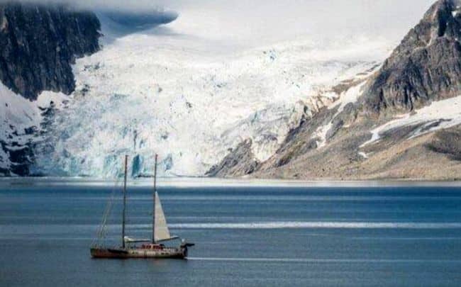 Ultimate Explorer Yacht, Vinson of Antarctica, helps protects the seas with Wave filter systems