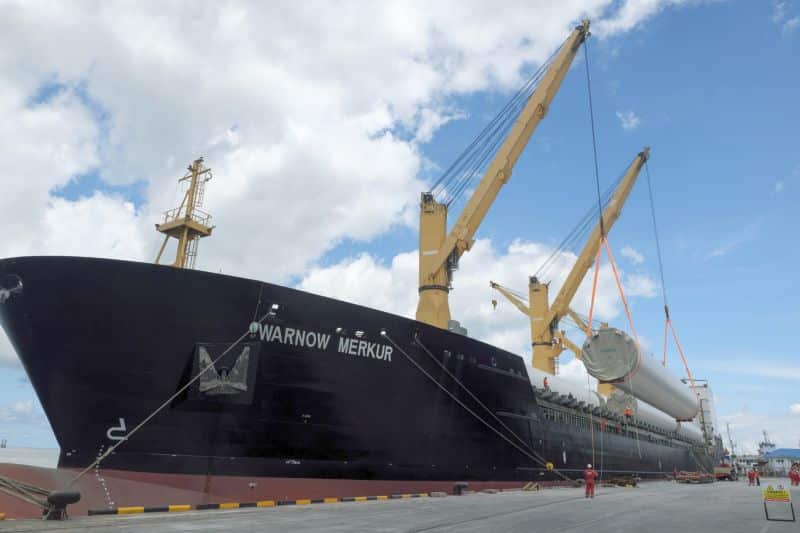 AAL Shipping has purchased the 'AAL Mars' and the 'AAL Merkur', two heavy lift 'mega-size' 33,000dwt W-Class multipurpose vessels (MPVs) from the second-hand market