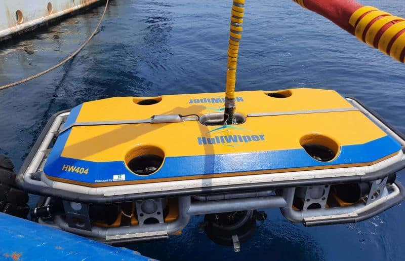 HullWiper ROV