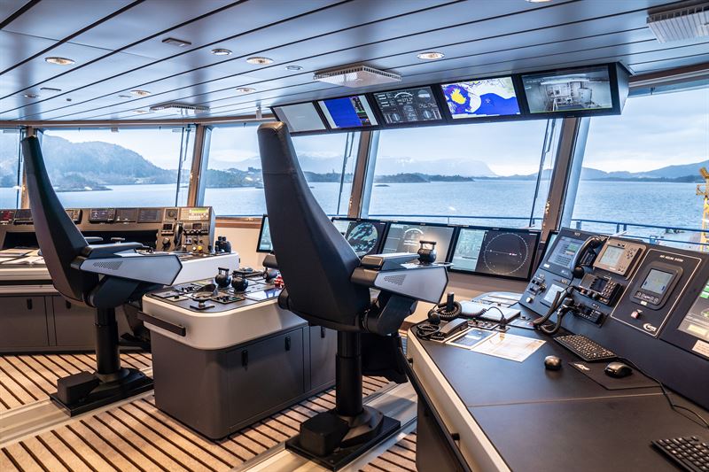 National Geographic’s open and innovative bridge layout is designed with bespoke Wärtsilä Nacos equipment. © Ulstein Group Oclin