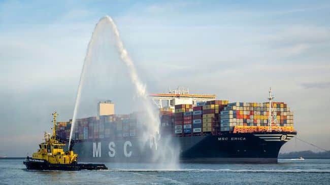 This morning, the first container ships to arrive in the Port of Rotterdam - 15 millionth TEU container 