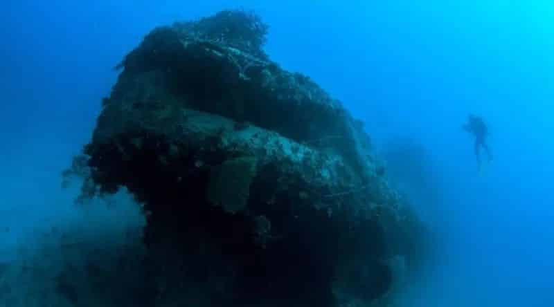 submarine wreck