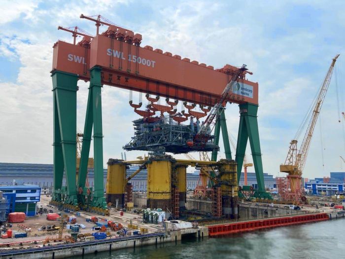 Integration of Vito topsides with the FPU hull