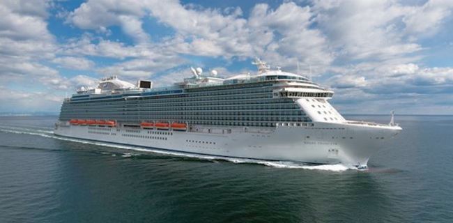 Regal Princess cruising