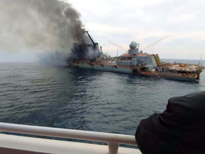 moskva emitting black smoke
