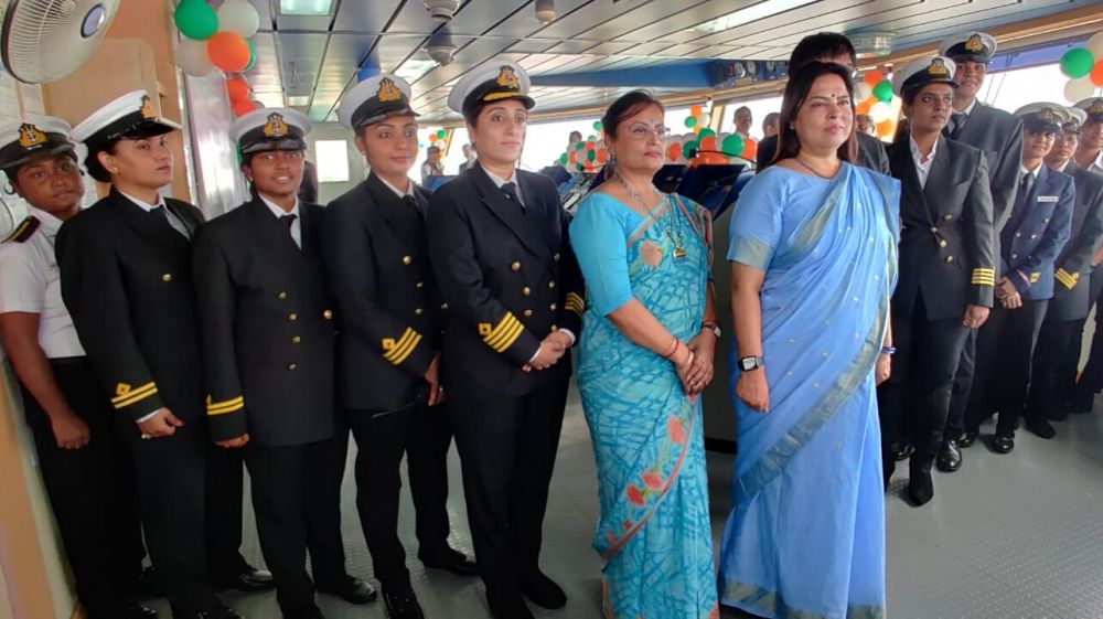 all women crew