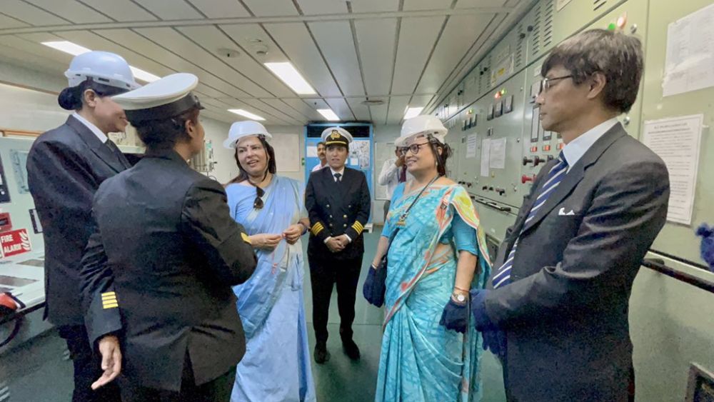 all women crew vessel onboard