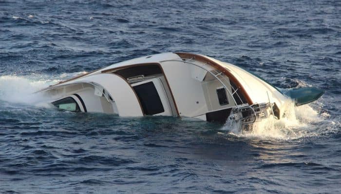 Yacht 007 Sinks