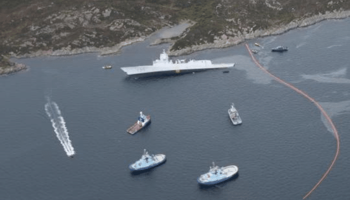 Naval officer crashes ship into oil tanker and sinks it