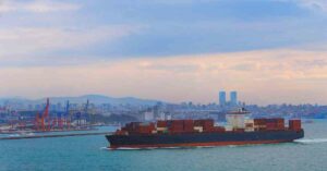 Bulk Carrier Blocks Bosphorus Strait In Turkiye Due to Engine Trouble