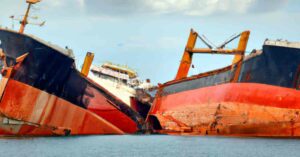 Two Loaded Bulk Carriers Collided On Yangtze River
