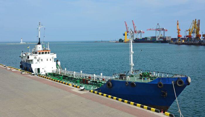 Bunker ship