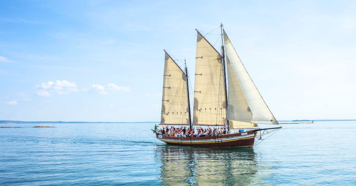 Sailing Boat 