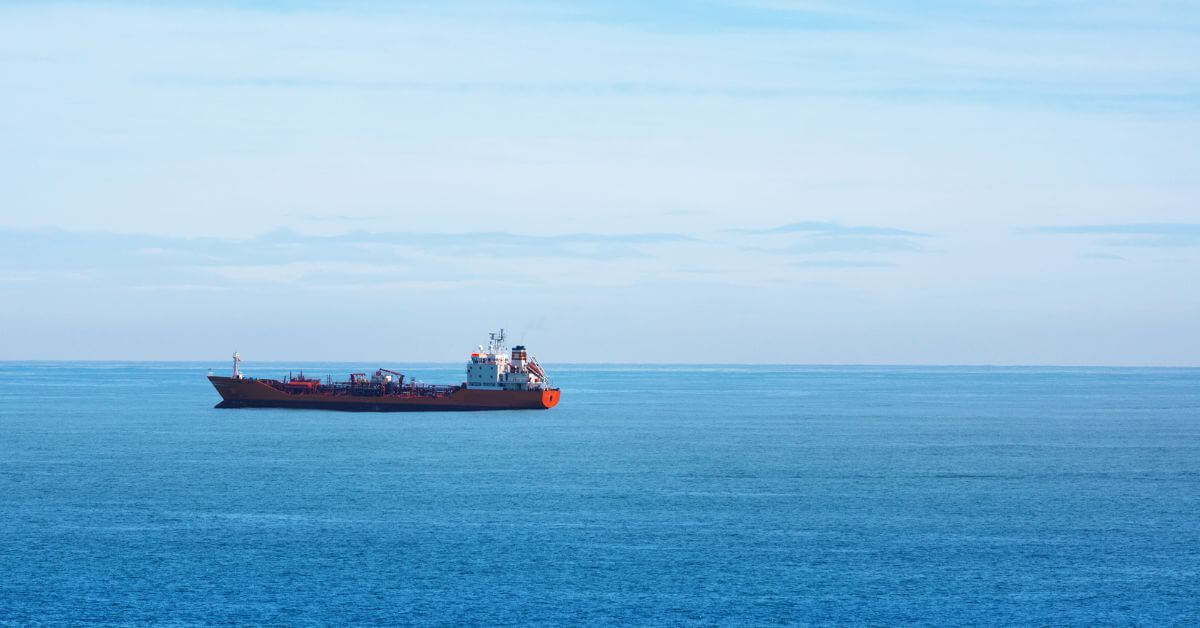 Oil tanker