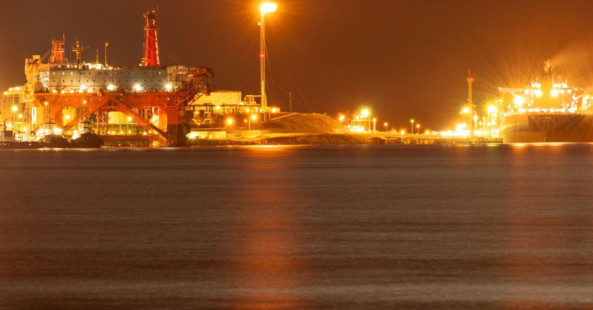 Oil refinery and terminal