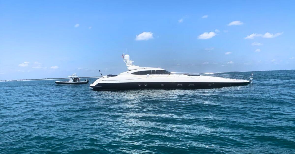 Luxury Sports Yacht 