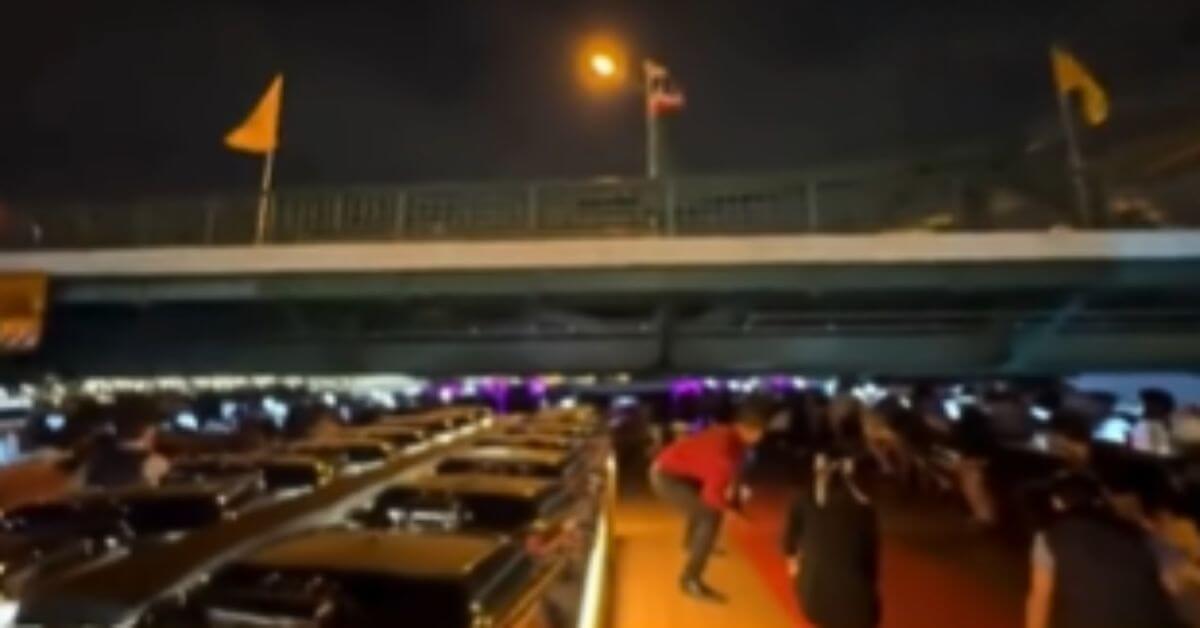 Cruise under Bridge